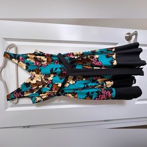Size 8 Nine West V neck floral dress